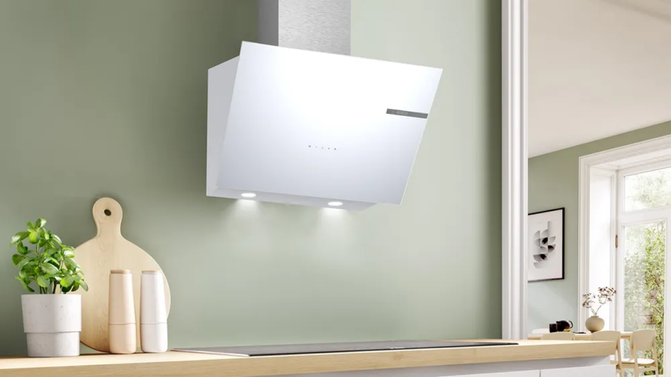 Bosch Serie 4 Duvar Tipi Davlumbaz 60 cm Beyaz Cam Yüzey, Beyaz - DWK66PJ20T