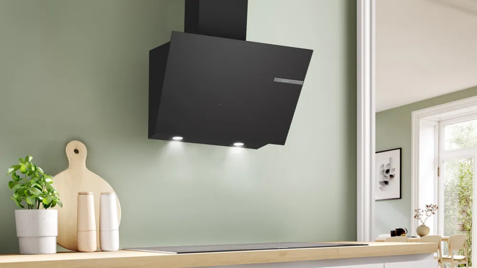 Bosch Serie 4 Duvar Tipi Davlumbaz 60 cm Siyah Cam, Siyah - DWK66PJ60T