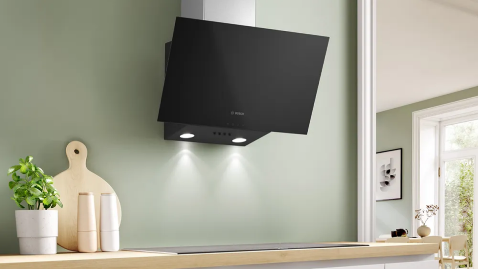 Bosch Serie 2 Duvar Tipi Davlumbaz 60 cm Siyah Cam, Siyah - DWK63PJ61T